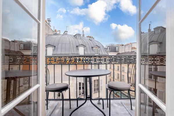 Bijoux vue sur les toits du 6e. 4 pièces, Balcon, 2 SDE, 2 WC