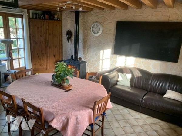 ENTRE ORBEC ET LIVAROT JOLI PAVILLON T5 TRES BON ETAT SUR SOUS-SOL