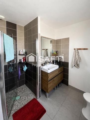 SUPERBE MAISON DE PLAIN PIED INDIVIDUELLE DANS UN QUARTIER RESIDENTIEL DE LABASTIDE MARNHAC