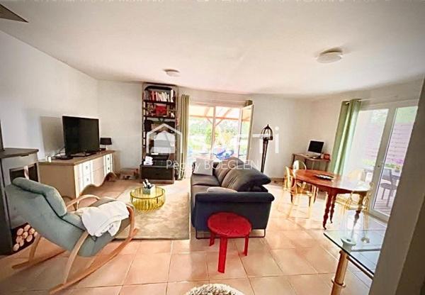 SUPERBE MAISON DE PLAIN PIED INDIVIDUELLE DANS UN QUARTIER RESIDENTIEL DE LABASTIDE MARNHAC