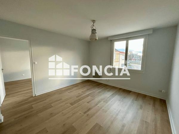 Location Appartement 2 pièces 39.49 m² - 106 RUE JACQUES CARTIER La Roche Sur Yon 85000