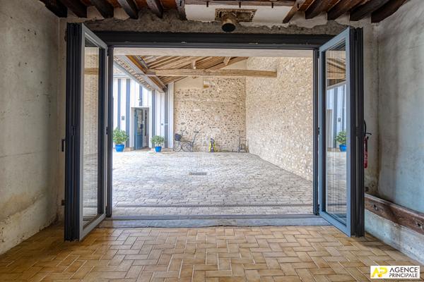 Région de Houdan - Ancienne ferme du XVIIIè siècle, un domaine de caractère aux portes de Paris ! 1 150 000 € **  - Référence  28190
