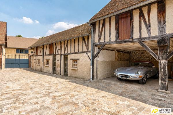 Région de Houdan - Ancienne ferme du XVIIIè siècle, un domaine de caractère aux portes de Paris ! 1 150 000 € **  - Référence  28190