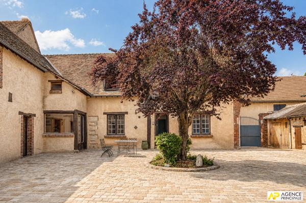 Région de Houdan - Ancienne ferme du XVIIIè siècle, un domaine de caractère aux portes de Paris ! 1 150 000 € **  - Référence  28190