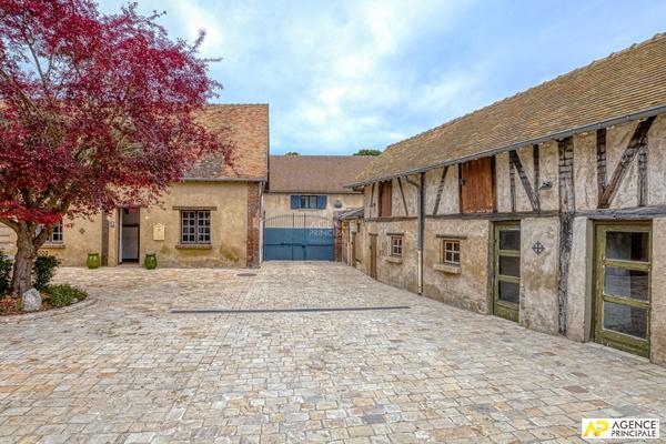 Région de Houdan - Ancienne ferme du XVIIIè siècle, un domaine de caractère aux portes de Paris ! 1 150 000 € **  - Référence  28190