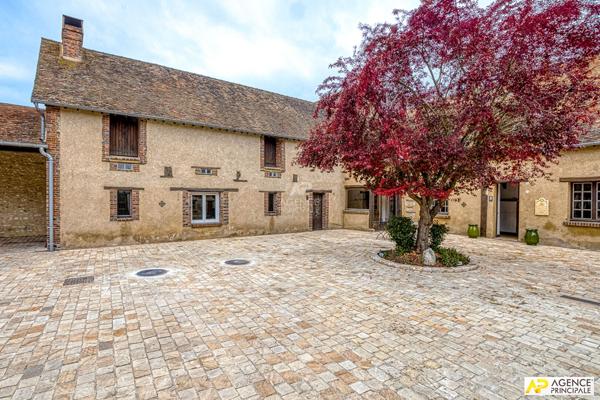 Région de Houdan - Ancienne ferme du XVIIIè siècle, un domaine de caractère aux portes de Paris ! 1 150 000 € **  - Référence  28190