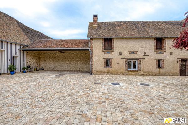 Région de Houdan - Ancienne ferme du XVIIIè siècle, un domaine de caractère aux portes de Paris ! 1 150 000 € **  - Référence  28190