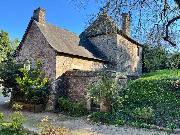 A VENDRE Propriété de caractère 350 m² Montfort Sur Meu 8 pièce(s)