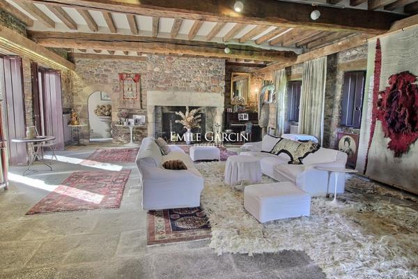 A VENDRE Propriété de caractère 350 m² Montfort Sur Meu 8 pièce(s)