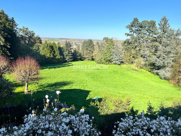 A VENDRE Propriété de caractère 350 m² Montfort Sur Meu 8 pièce(s)