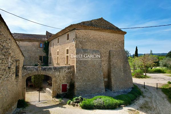 A vendre - Bastide provençale du XVIIe siècle - Sud Luberon