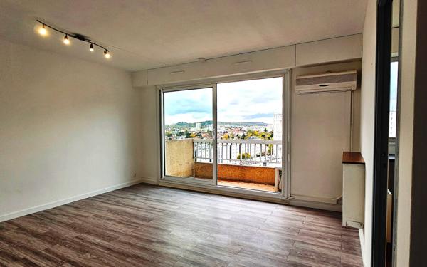 Appartement à louer    1 pièce • 32 m2 Épinay-sur-Seine