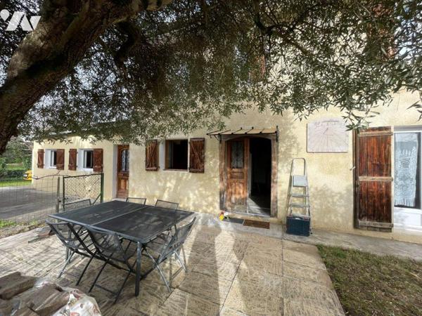 VILLECOMTAL/ARROS à 5min, maison à rafraichir de 138m² habitables sur 1778m² de terrain clos.