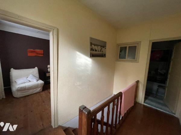 VILLECOMTAL/ARROS à 5min, maison à rafraichir de 138m² habitables sur 1778m² de terrain clos.