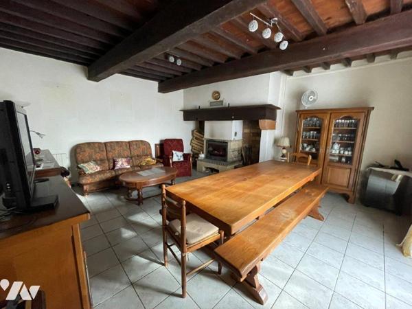 VILLECOMTAL/ARROS à 5min, maison à rafraichir de 138m² habitables sur 1778m² de terrain clos.