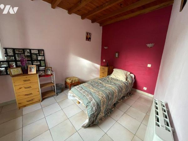 VILLECOMTAL/ARROS à 5min, maison à rafraichir de 138m² habitables sur 1778m² de terrain clos.