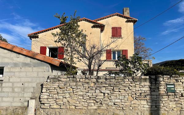 Maison à vendre    7 pièces •  Savasse