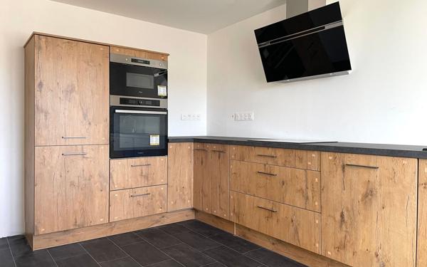 Maison à vendre    7 pièces •  Savasse