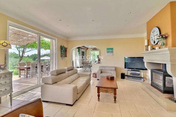 A vendre - Maison contemporaine et sa vue imprenable - à La Bastide des Jourdans
