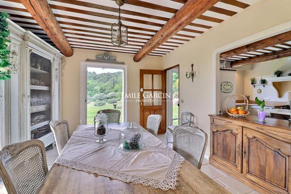 A vendre - Maison contemporaine et sa vue imprenable - à La Bastide des Jourdans
