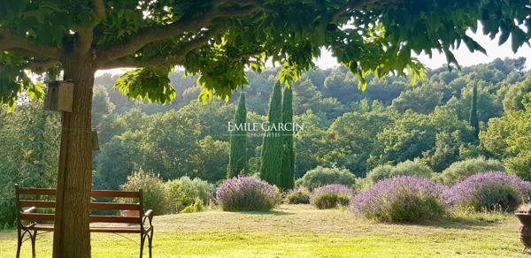 A vendre - Maison contemporaine et sa vue imprenable - à La Bastide des Jourdans