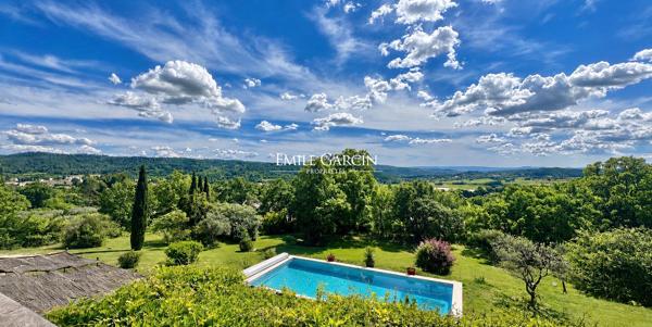 A vendre - Maison contemporaine et sa vue imprenable - à La Bastide des Jourdans