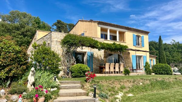 A vendre - Maison contemporaine et sa vue imprenable - à La Bastide des Jourdans