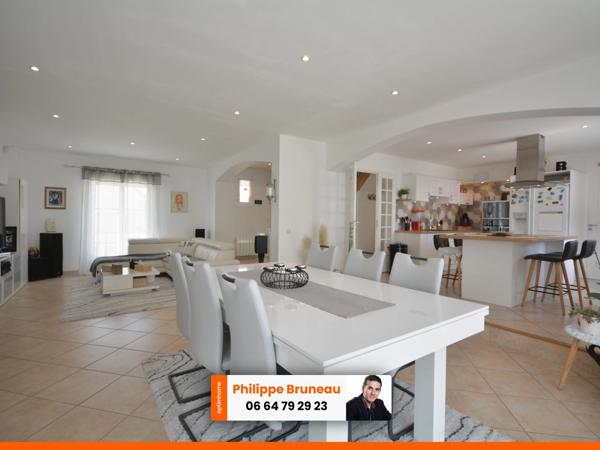 Évasion de Rêve : Maison de Standing avec sa piscine dans la Belle Zone Pavillonnaire de Freneuse