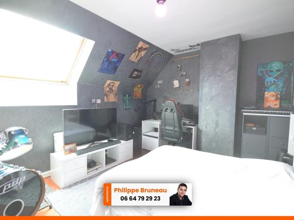 Évasion de Rêve : Maison de Standing avec sa piscine dans la Belle Zone Pavillonnaire de Freneuse