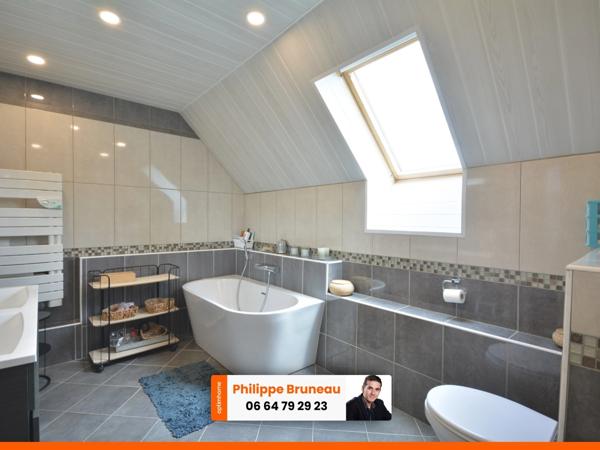 Évasion de Rêve : Maison de Standing avec sa piscine dans la Belle Zone Pavillonnaire de Freneuse