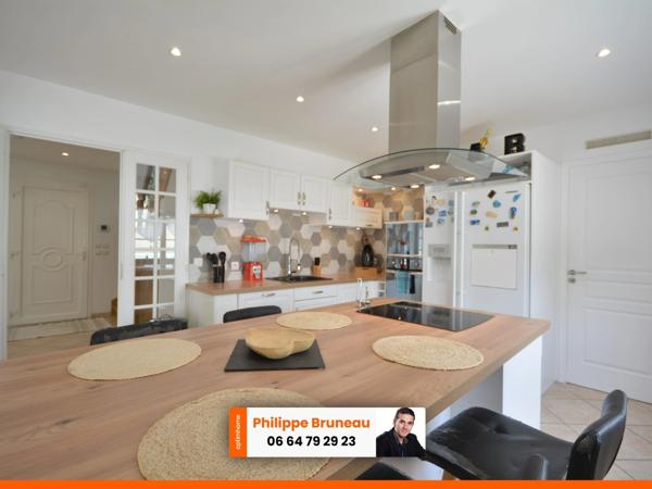 Évasion de Rêve : Maison de Standing avec sa piscine dans la Belle Zone Pavillonnaire de Freneuse