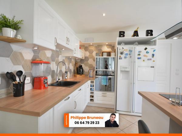 Évasion de Rêve : Maison de Standing avec sa piscine dans la Belle Zone Pavillonnaire de Freneuse