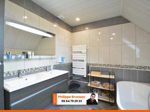 Évasion de Rêve : Maison de Standing avec sa piscine dans la Belle Zone Pavillonnaire de Freneuse