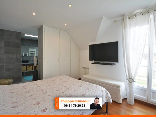 Évasion de Rêve : Maison de Standing avec sa piscine dans la Belle Zone Pavillonnaire de Freneuse