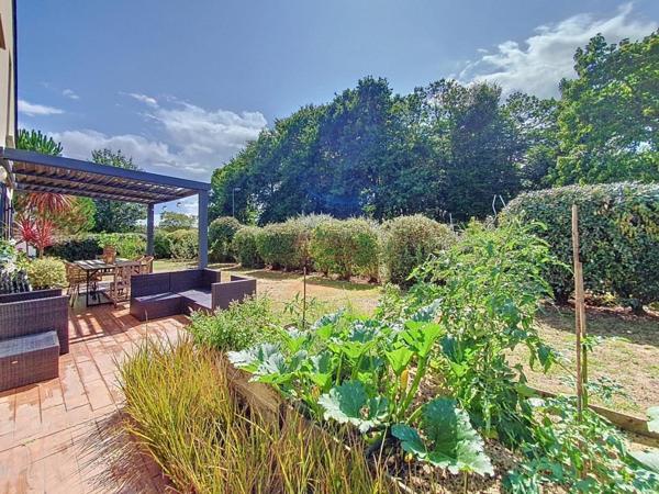 GUIDEL : Maison contemporaine non mitoyenne avec vie de plain-pied