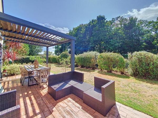 GUIDEL : Maison contemporaine non mitoyenne avec vie de plain-pied