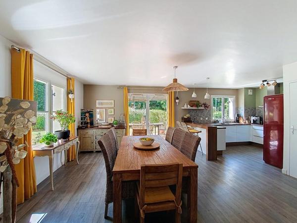 GUIDEL : Maison contemporaine non mitoyenne avec vie de plain-pied