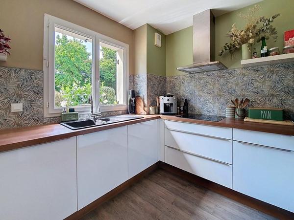 GUIDEL : Maison contemporaine non mitoyenne avec vie de plain-pied
