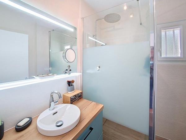 GUIDEL : Maison contemporaine non mitoyenne avec vie de plain-pied