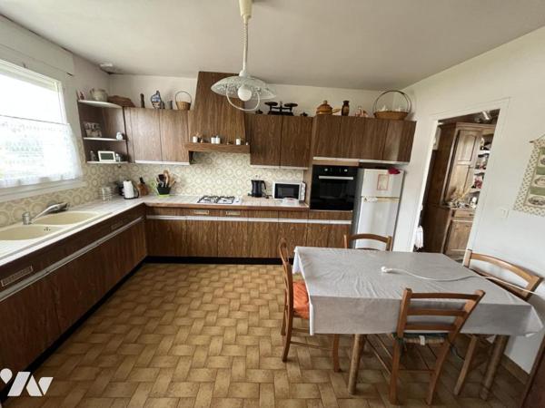 MAISON AVEC GARAGE A L'ISLE SUR LE DOUBS