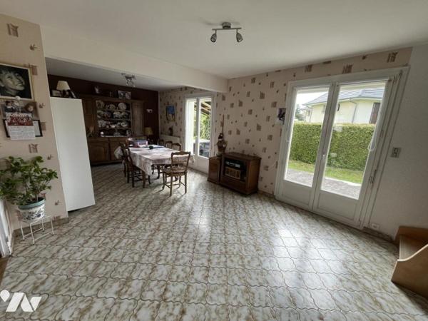 MAISON AVEC GARAGE A L'ISLE SUR LE DOUBS