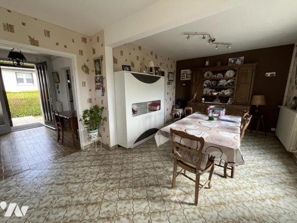 MAISON AVEC GARAGE A L'ISLE SUR LE DOUBS