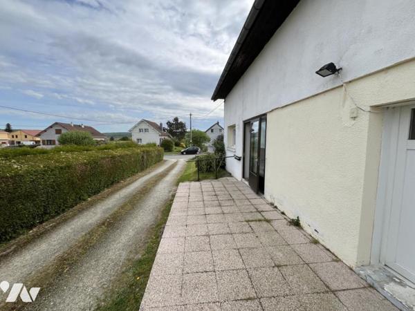 MAISON AVEC GARAGE A L'ISLE SUR LE DOUBS