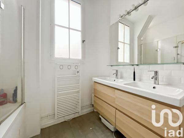 Appartement 3 pièces de 68 m² à Paris (75015)