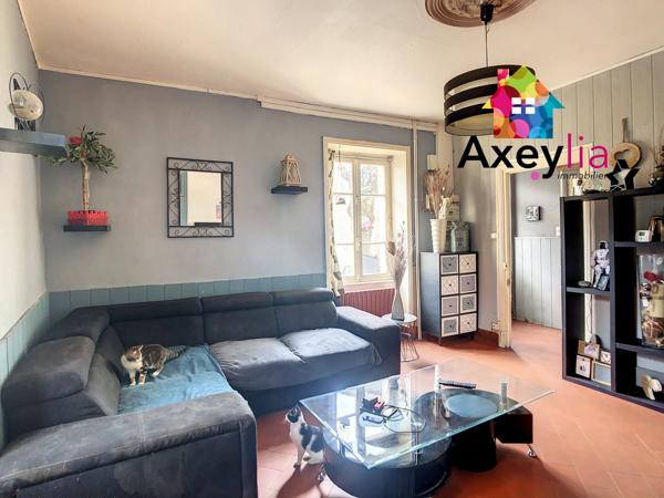 Pouilly-sous-Charlieu (42720) A VENDRE - SECTEUR POUILLY-SOUS-CHARLIEU- MAISON 5 CHAMBRES, TERRAIN 838M² ET GARAGE