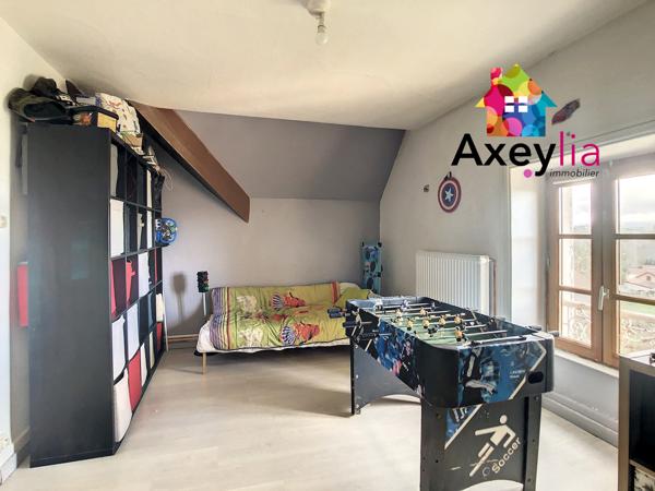 Pouilly-sous-Charlieu (42720) A VENDRE - SECTEUR POUILLY-SOUS-CHARLIEU- MAISON 5 CHAMBRES, TERRAIN 838M² ET GARAGE