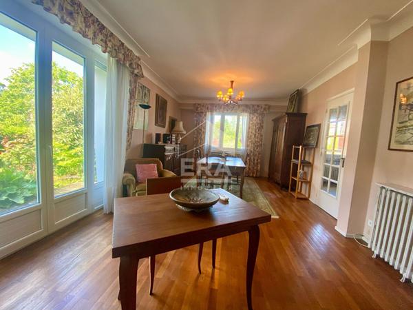 PAU : Maison d'architecte de 124.25m², 7 pièces au calme