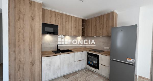 Location Appartement 3 pièces 80.8 m² - Saint-rémy-de-provence 13100