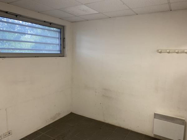 Local D’activité 250m² – Beaucouze