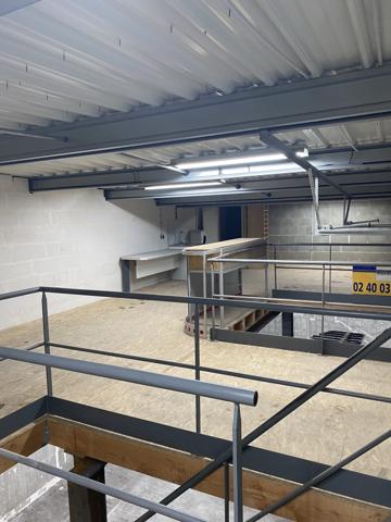 Local D’activité 250m² – Beaucouze